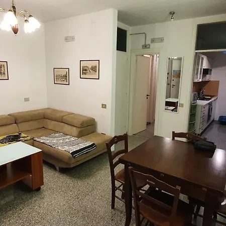 Castle Area Old Town Flat With Terrace And 2 Apartmán Bari