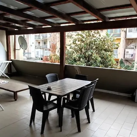 Castle Area Old Town Flat With Terrace And 2 Apartmán *