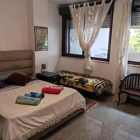 Daire Castle Area Old Town Flat With Terrace And 2 Bari